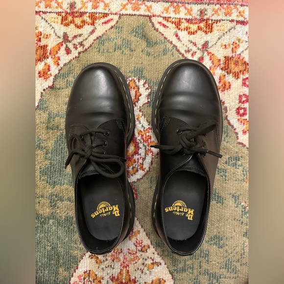 dr. martens box oxford loafers size 8 (NEARLY PERFECT) - Picture 1 of 5